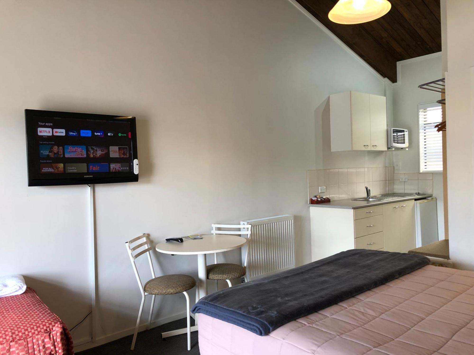 Alpine Motel Охакун Екстериор снимка