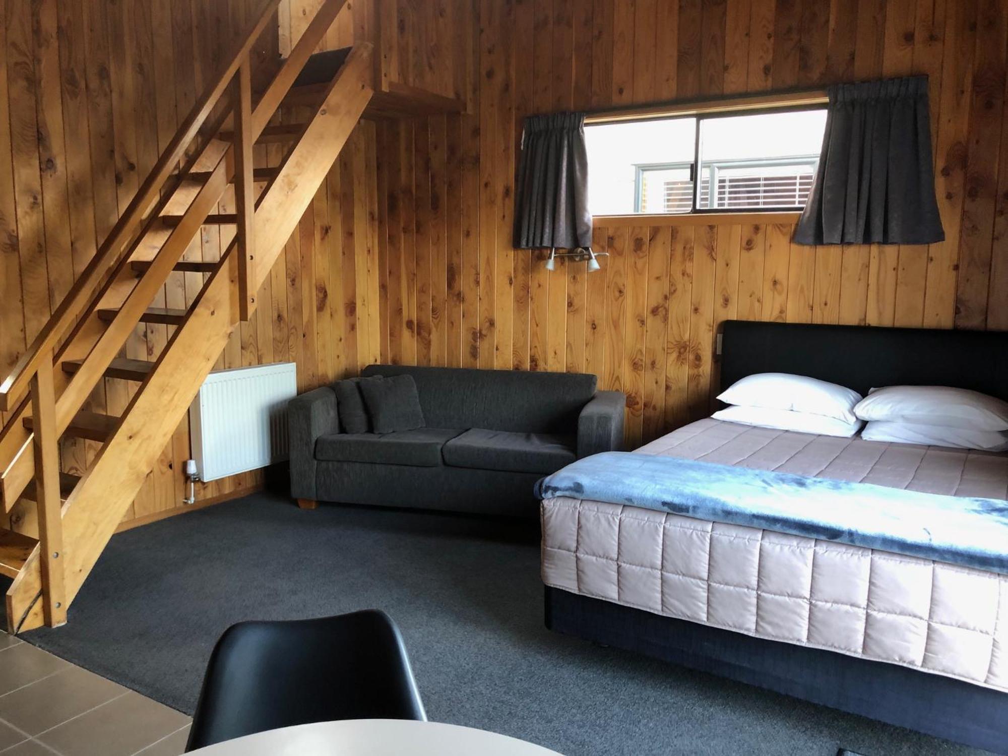 Alpine Motel Охакун Екстериор снимка