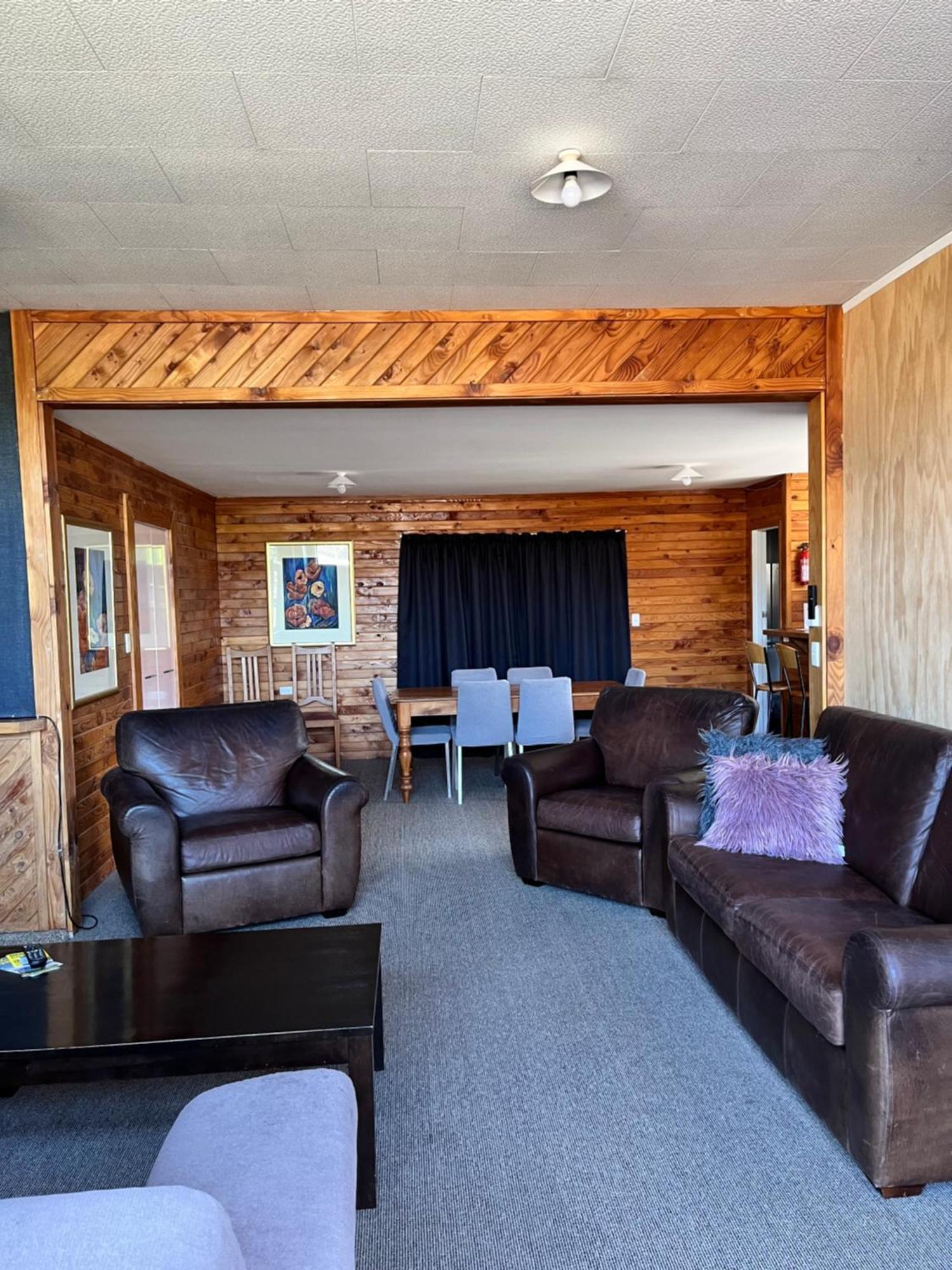Alpine Motel Охакун Екстериор снимка
