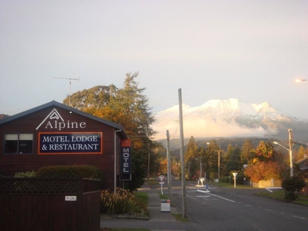 Alpine Motel Охакун Екстериор снимка